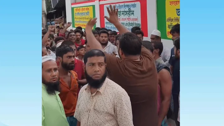 টানা এক সপ্তাহ বিদ্যুৎহীন গ্রাম, ক্ষোভে পিডিবি কার্যালয়ে হামলা-ভাঙচুর