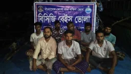 ভোলায় অবৈধ বালু উত্তোলন, ড্রেজার-বাল্কহেডসহ আটক ৮