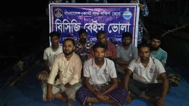 ভোলায় অবৈধ বালু উত্তোলন, ড্রেজার-বাল্কহেডসহ আটক ৮