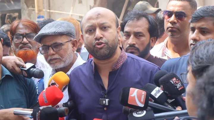 স্বাস্থ্যকেন্দ্র গুঁড়িয়ে দেওয়ার ইতিহাস বাংলাদেশে আগে ঘটেনি: ব্যারিস্টার ফুয়াদ