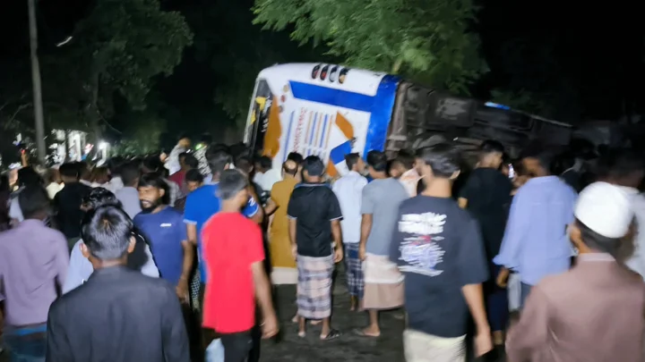 জামালপুরে বাসচাপায় অটোরিকশার ৪ যাত্রী নিহত