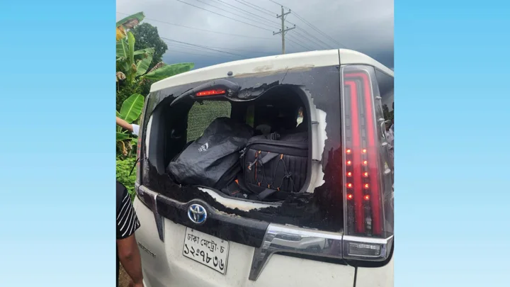 এনসিপির গাড়িবহরে রক্তাক্ত হামলা, নাসীরুদ্দীনের পোস্ট