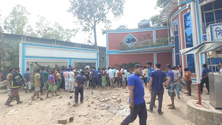 বগুড়ায় ফিলিং স্টেশনের গ্যাস প্ল্যান্টে বিস্ফোরণ