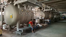 গ্যাস সংকটে থমকে শিল্পকারখানা, বিপাকে শ্রমিকেরা
