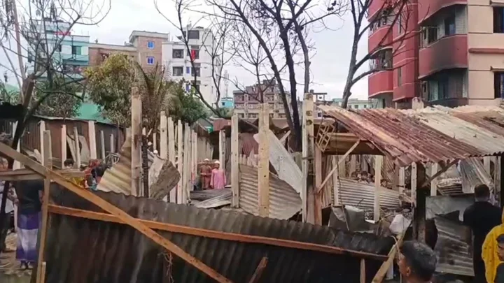 গাজীপুরে আগুনে পুড়ল দুই কলোনির ২৩টি কক্ষ