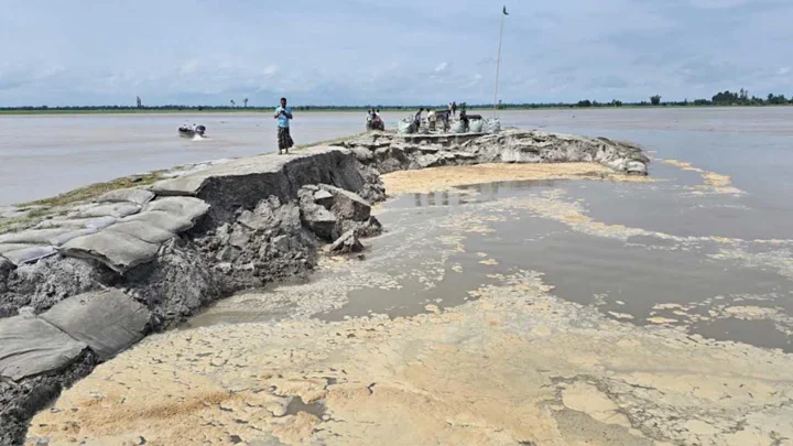 তিস্তার ভাঙনে বিলীন বাঁধের ৪০ মিটার, হুমকির মুখে ৬ গ্রাম