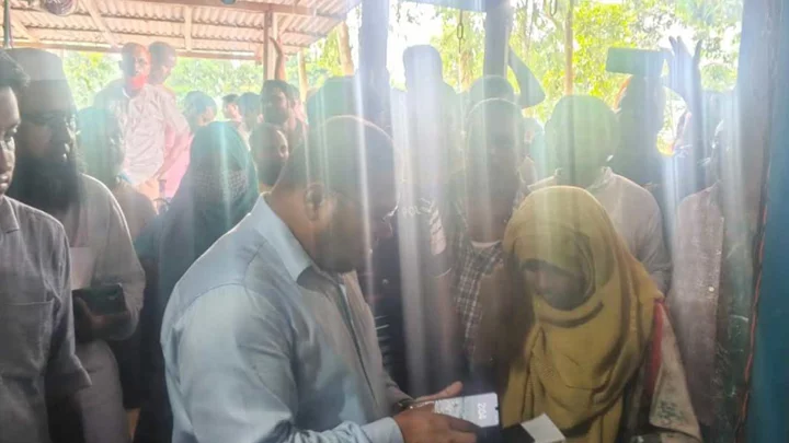 অতিরিক্ত দামে সার বিক্রি, ব্যবসায়ীকে ১০ হাজার টাকা জরিমানা