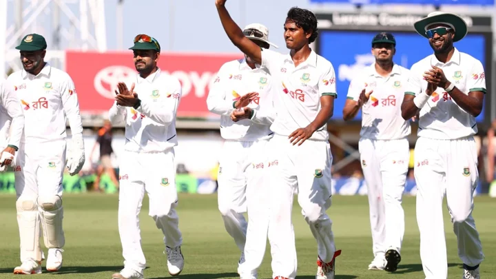 ডারউইনে হাসান-ঝড়, ২০০ ছোঁয়ার আগেই থামল অস্ট্রেলিয়া