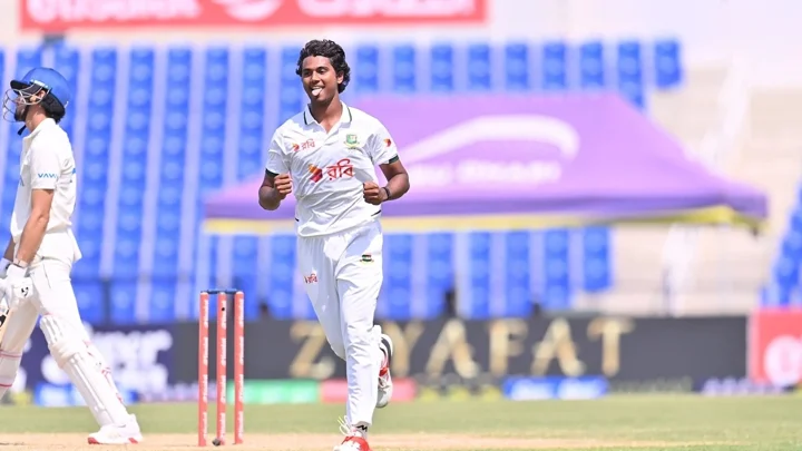 টেস্টে বাংলাদেশের প্রথম পেসার হিসেবে হাসানের হ্যাটট্রিক