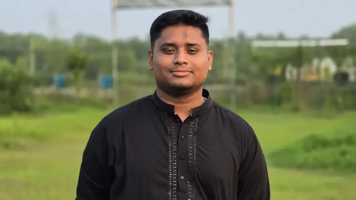 তিন লাখ চাকরিপ্রার্থীর এই ক্ষতির জবাব কে দেবে, প্রশ্ন হাসনাত আবদুল্লাহর