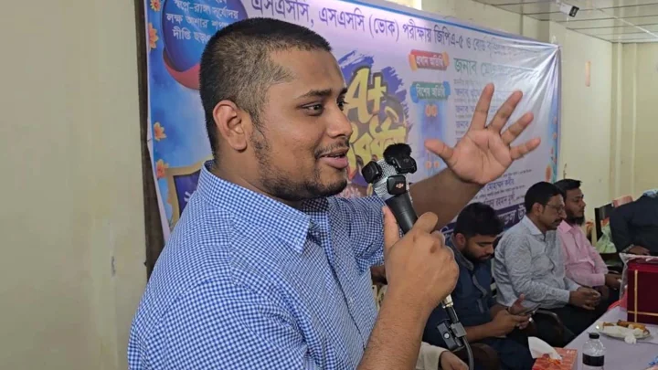 ডাক্তার-ইঞ্জিনিয়ার না হলেও চলবে, মাদকাসক্ত হওয়া যাবে না: হাসনাত আব্দুল্লাহ