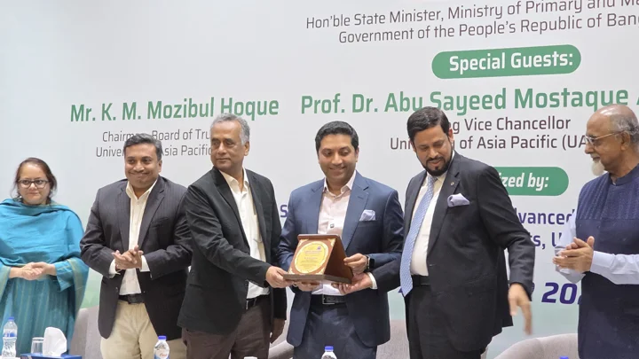 দেশকে ট্রিলিয়ন ডলারের অর্থনীতিতে পরিণত করতে কাজ করছে সরকার: ববি হাজ্জাজ
