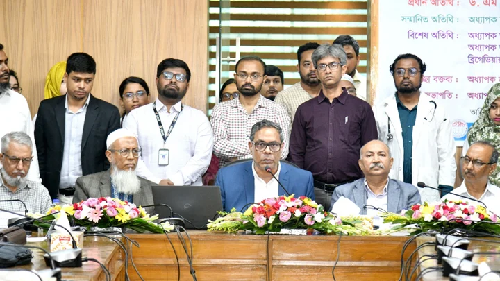 ডেঙ্গুর ভুল ব্যবস্থাপনা রুখতে চিকিৎসকদের প্রশিক্ষণ: স্বাস্থ্য প্রতিমন্ত্রী