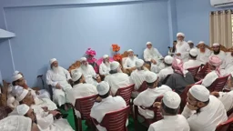 ফটিকছড়িতে হেফাজত আমিরের সঙ্গে কওমি ঘরানার সাত দলের বৈঠক চলছে