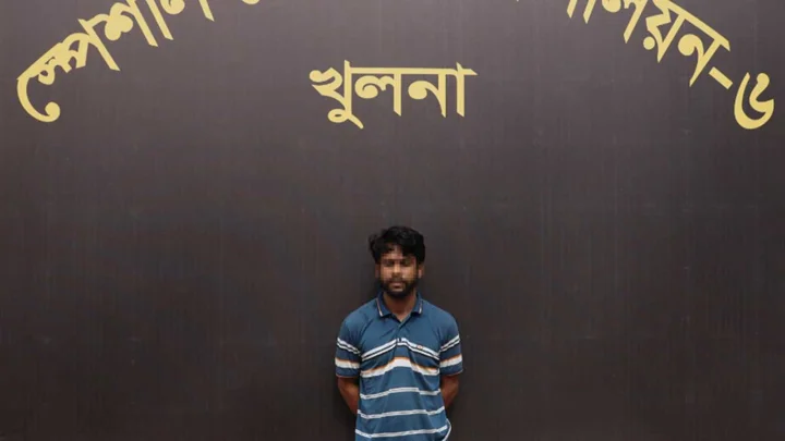 শিক্ষার্থী আজমুল হত্যা মামলার আসামি রিফাত গ্রেপ্তার