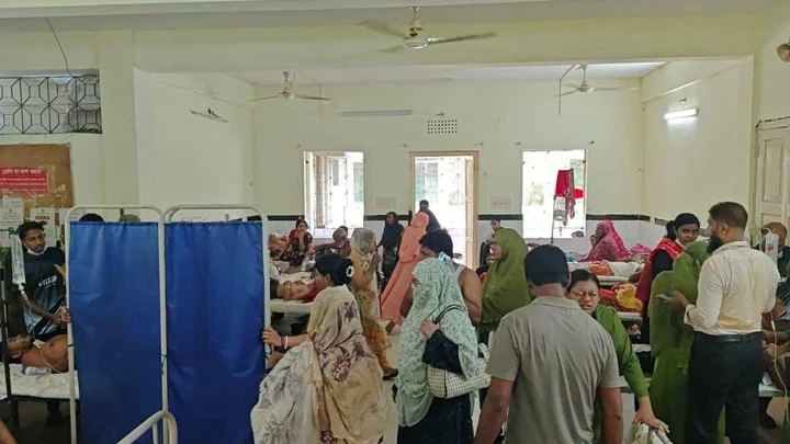 সাতক্ষীরায় বাড়ছে ডেঙ্গুর প্রকোপ, এক দিনেই হাসপাতালে ভর্তি ২৩ রোগী