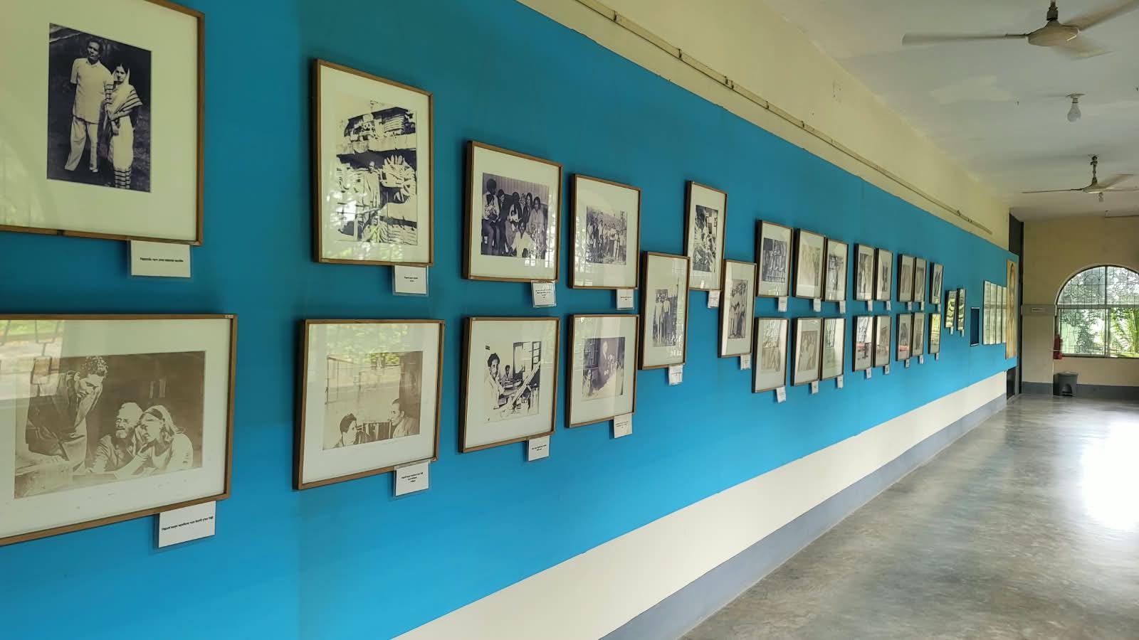 জয়নুল আবেদিন সংগ্রহশালার গ্যালারিতে সংরক্ষিত চিত্রকর্ম। ছবি: এশিয়া পোস্ট