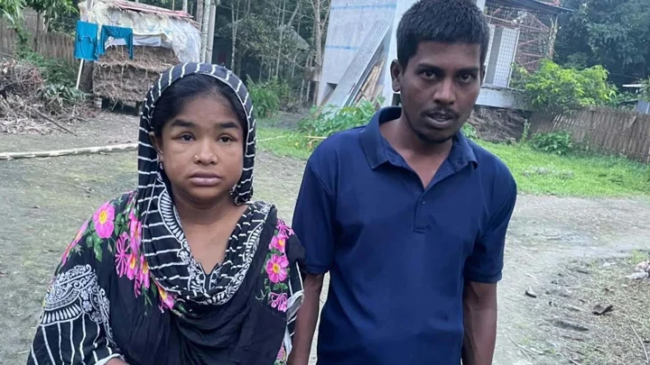গোয়ালঘরে স্ত্রী-সন্তান নিয়ে সোহেলের মানবেতর জীবন