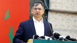 AL and Hasina’s politics, died in Dhaka,
buried in Delhi: Home Minister