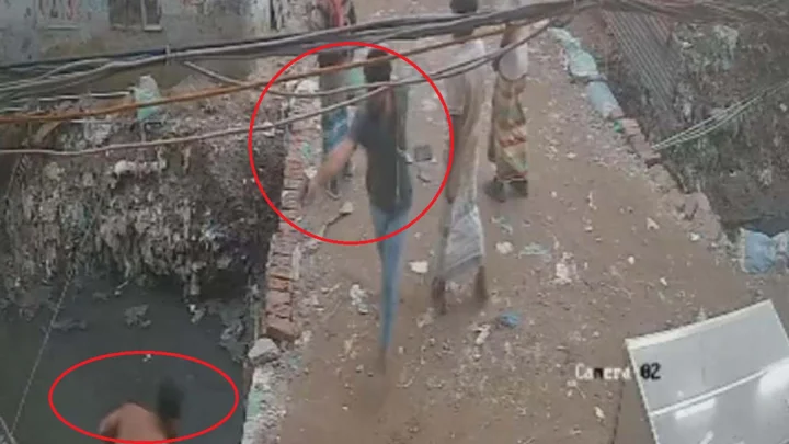 ইট হাতে নিতেই সাহেবের মাথায় গুলি, খালে পড়ে গেলে ফের গুলি করেন রনি