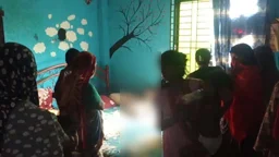 ঘুমন্ত স্ত্রীকে গলা কেটে হত্যার পর ৯৯৯-এ ফোন