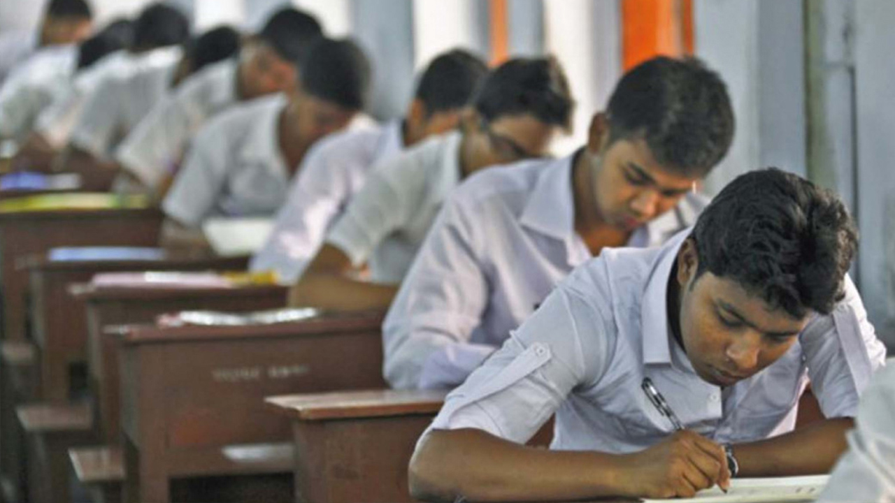 মানবিকে ছেলেদের বিপর্যয়, ১০০ জনে ফেল ৫৯ জন