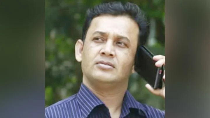 ঘুষ না দেওয়ায় ঠিকাদারকে বেধড়ক পেটানোর অভিযোগ পৌর কর্মকর্তার বিরুদ্ধে