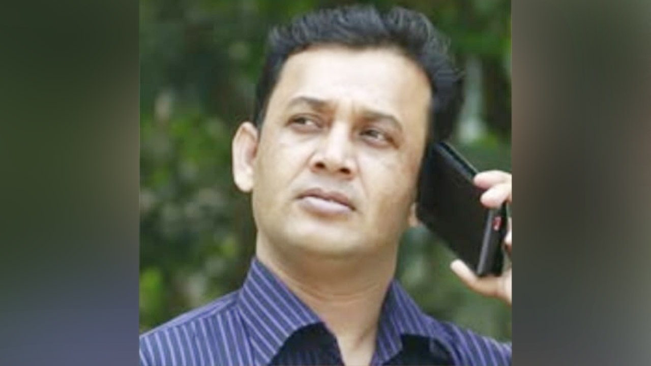 ঘুষ না দেওয়ায় ঠিকাদারকে বেধড়ক পেটানোর অভিযোগ পৌর কর্মকর্তার বিরুদ্ধে