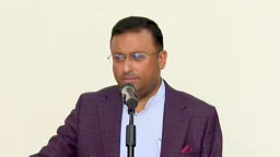 দুর্নীতির দুর্গন্ধ থামানো কঠিন, হাসিনা-কন্যা পুতুল প্রসঙ্গে পররাষ্ট্র প্রতিমন্ত্রী