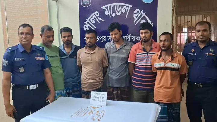 শরীয়তপুরে চুরির চেইন-আংটিসহ গ্রেপ্তার ৬