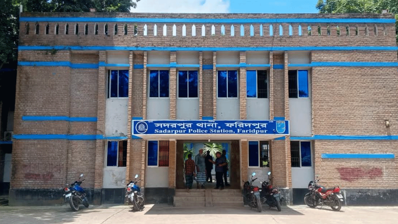 ফরিদপুরে বিদ্যুৎস্পৃষ্টে নির্মাণশ্রমিকের মৃত্যু