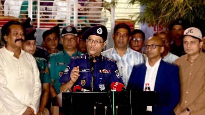 শান্তিপূর্ণ পূজা উদযাপনে ঐক্য ও সহযোগিতার বিকল্প নেই: আইজিপি