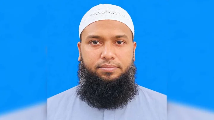 মুসল্লিদের ৮ লাখ টাকা নিয়ে স্ত্রী-সন্তানসহ উধাও ইমাম