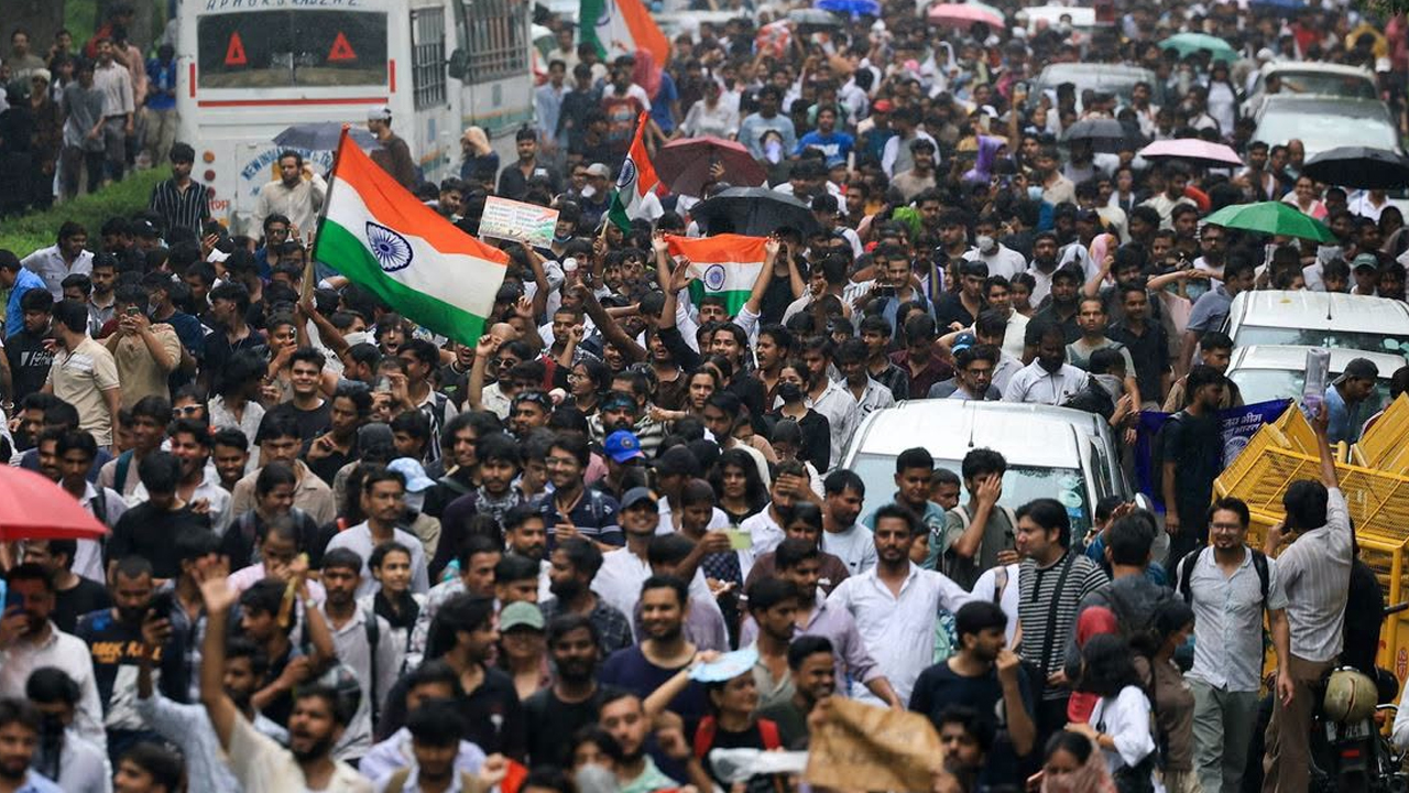 উত্তাল দিল্লি, মুম্বাইয়ে কঠোর পদক্ষেপ মোদি সরকারের