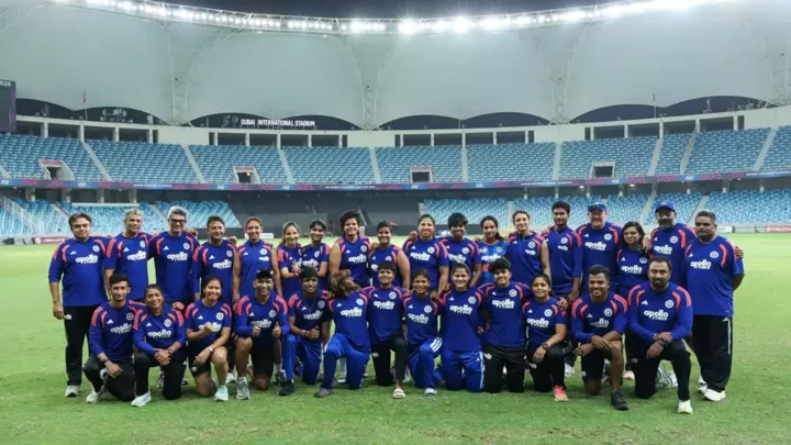 ট্রফি না নেওয়া বোর্ডের সিদ্ধান্ত, জানালেন ভারতের কোচ
