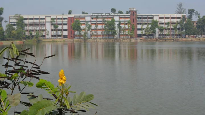 ক্যাম্পাসে টিকটক ভিডিও বানালে আইনি ব্যবস্থা, কলেজ কর্তৃপক্ষের নির্দেশনা