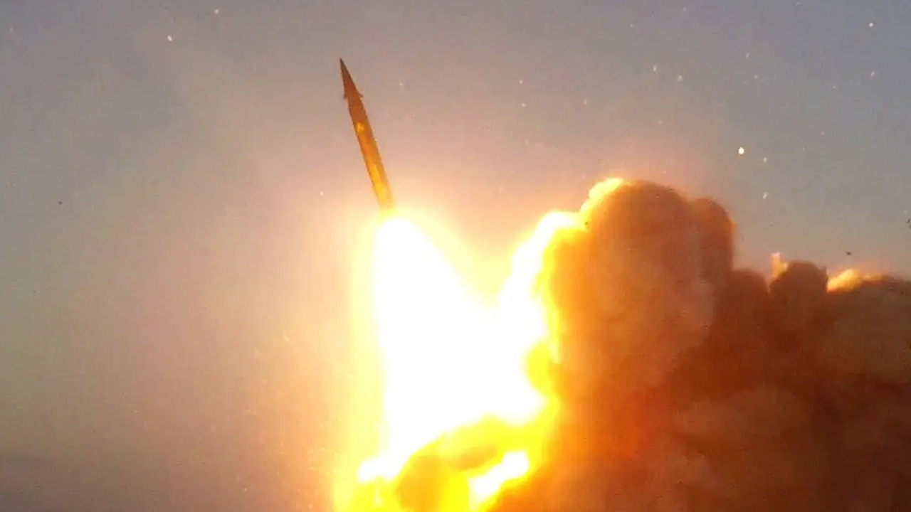 iran-launches-missiles