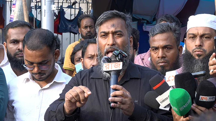 বিকল্প ব্যবস্থা না করেই হকারদের উচ্ছেদ করা হচ্ছে: ইসহাক সরকার