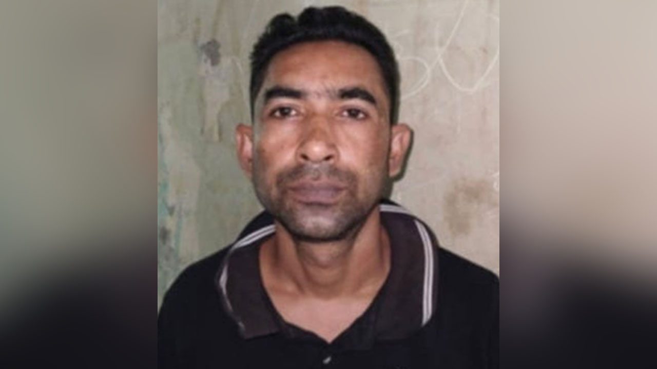 খুলনায় যুবককে মাথায় গুলির পর কুপিয়ে হত্যা