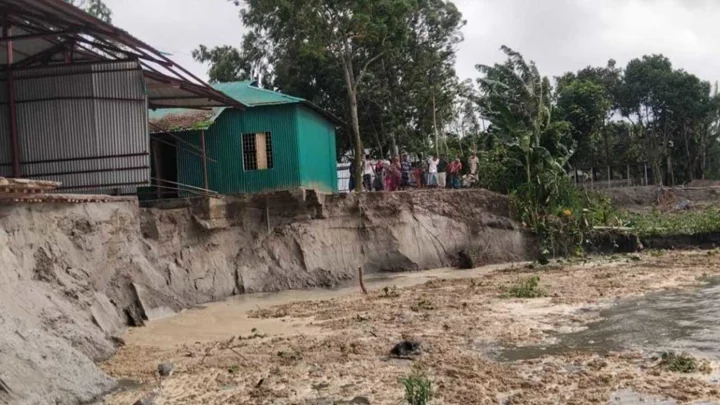 বাঁচানো গেল না চরের একমাত্র সরকারি প্রাথমিক বিদ্যালয়টি