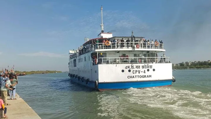 পিছিয়ে যাচ্ছে সেন্টমার্টিনে জাহাজ চলাচল