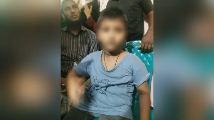 ফেরিওয়ালার মাইকিংয়ে প্রাণ রক্ষা পেল ৬ বছরের আরাফাতের