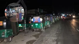 গ্যাস পেতে মধ্যরাতেও অপেক্ষা, সড়কে হাজারো গাড়ির সারি