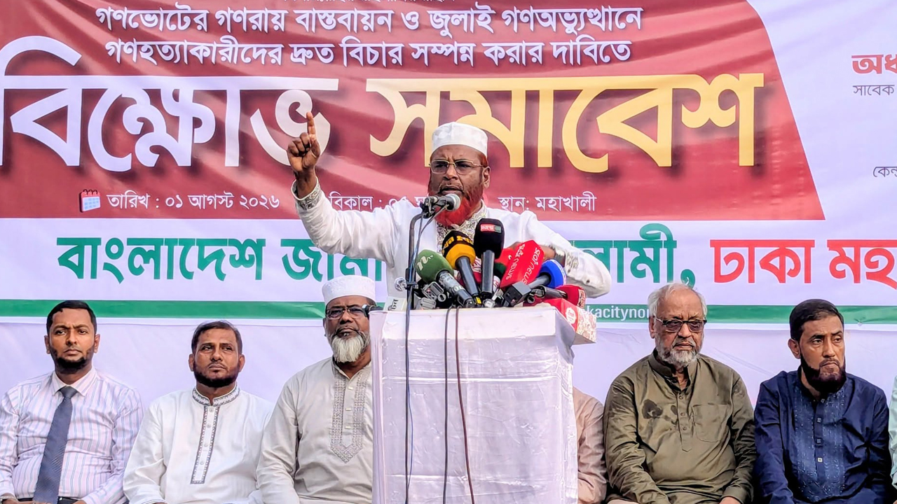 প্রধানমন্ত্রীকে ভুল বুঝিয়ে কিছু লোক বিএনপিকে ফ্যাসিবাদের দিকে নিচ্ছে: পরওয়ার