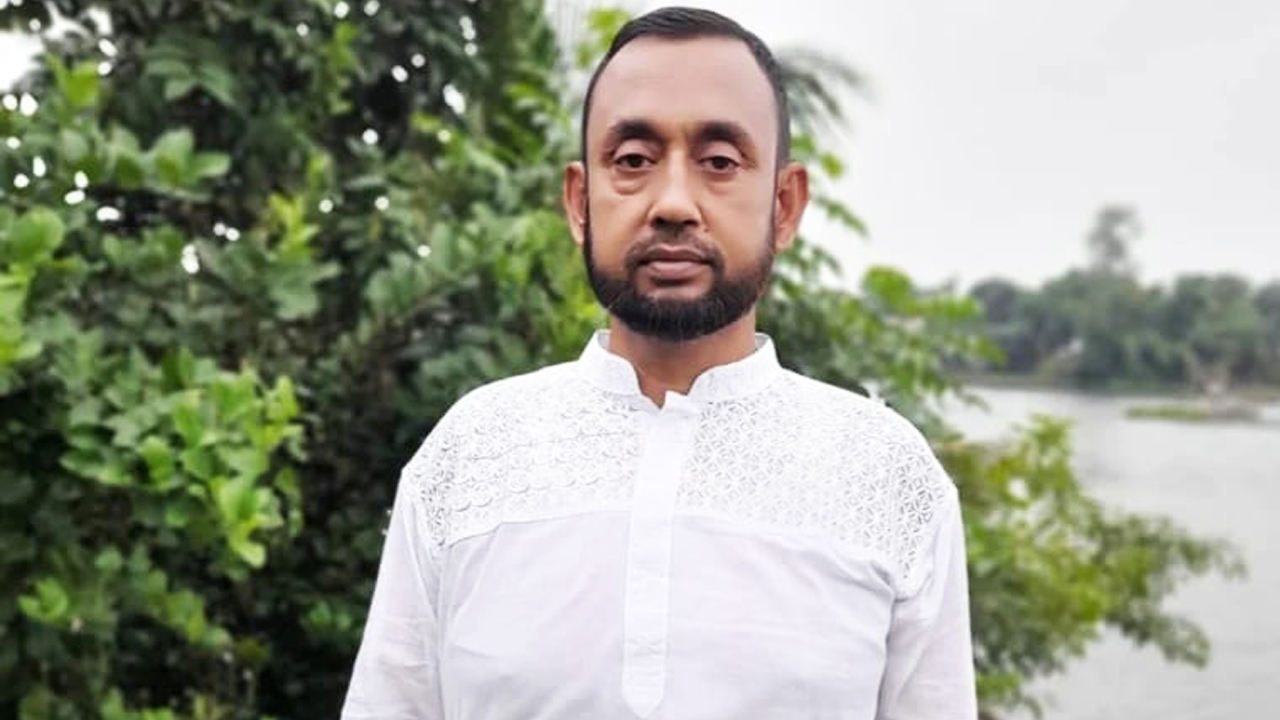 মহিলা কলেজে চাকরি করায় পদ হারালেন জামায়াত নেতা