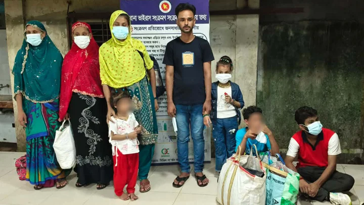 ভারতে সাজা শেষে দেশে ফিরলেন শিশুসহ ৯ বাংলাদেশি