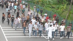 নোয়াখালীতে ছাত্রদলের আনন্দ মিছিলে যাওয়ার পথে হামলা, আহত ১৫