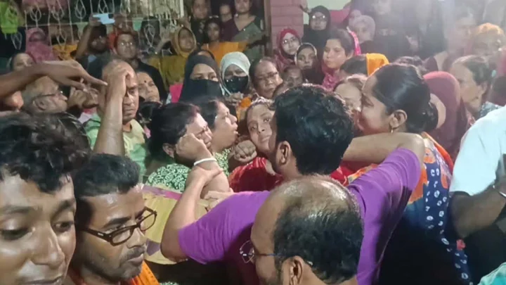 শশ্মানে সাংবাদিক দেবাশীষ ও ছেলেকে সমাহিত, গোরস্থানে দাফন স্ত্রী ও শ্বশুরের