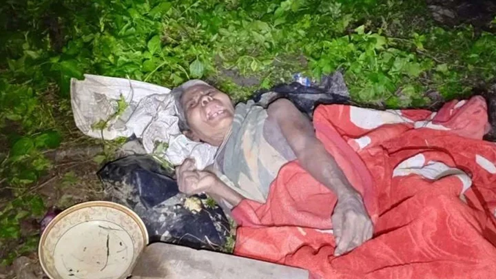 যে মায়ের আঁচলে ছিল আশ্রয়, সেই মায়ের রাত কাটে এখন জঙ্গলে