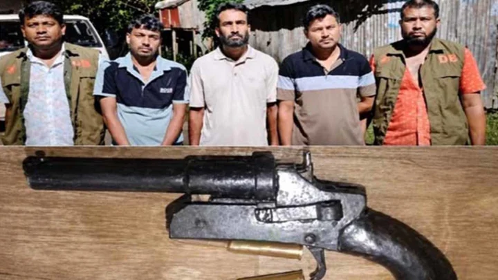 যশোরে শুটারগান-গুলিসহ তিনজন আটক